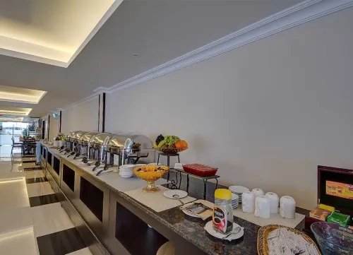 Ajman Beach Hotel Питание Photos