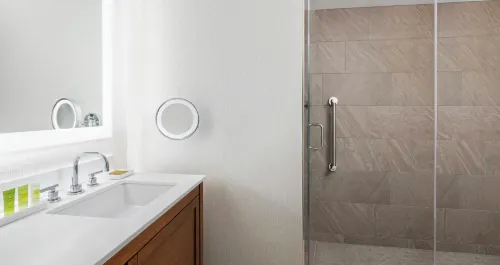 Hilton Chicago Oak Brook Hills Resort & Conference Center Rooms Photos