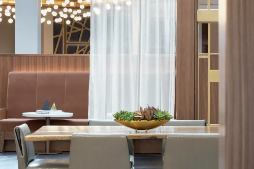 DoubleTree by Hilton Hotel Newark Airport Public Areas Photos