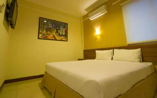 Imperial Hotel Gorontalo Kamar Photos