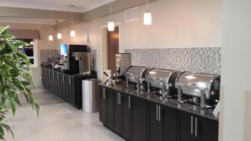 Best Western Plus Fort Saskatchewan Inn  Suites Restauration Photos