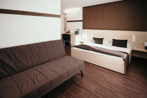 Promenade City Hotel Photos