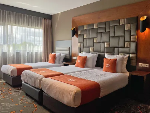 XO Hotels Park West Zimmer Photos
