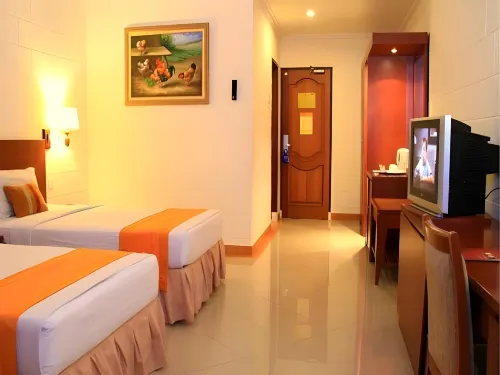 Hotel Mega Lestari Huoneet Photos