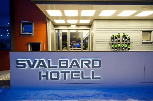Svalbard Hotell | Polfareren Exterior Photos