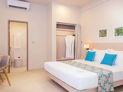 Malahini Kuda Bandos Resort Rooms Photos