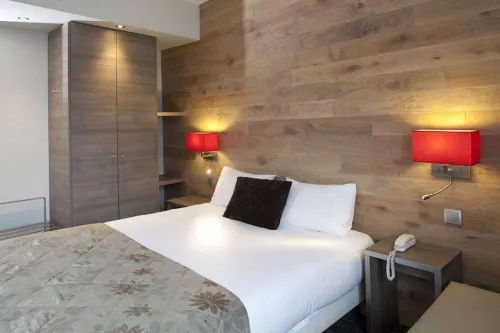Hôtel Turenne Chambres Photos
