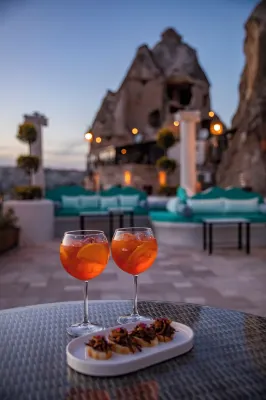 Imperial Cave Suites & Spa Restauration Photos