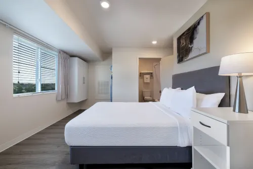 Soka Suites Dallas - Las Colinas Photos