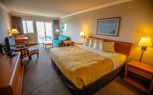 Coratel Inn and Suites by Jasper Ocean Shores Photos