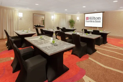 Hilton Garden Inn Pittsburgh University Place Business Facilities Photos