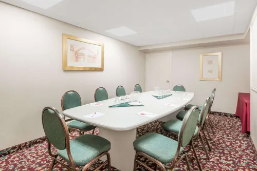 Ramada by Wyndham London Espaces Affaires Photos