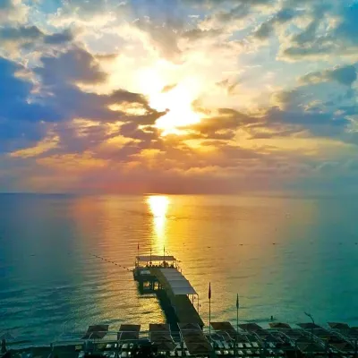 Golden Lotus Hotel Рядом с отелем Photos