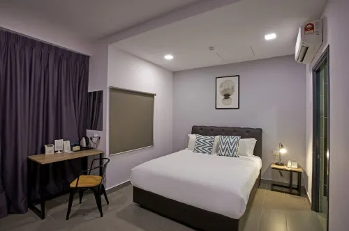 B Lot Hotel Camere Photos