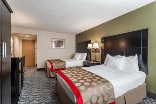 Ramada by Wyndham Newburgh/West Point Rum Photos