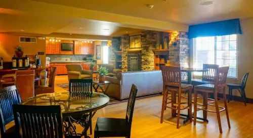 Larkspur Landing Extended Stay Suites Pleasanton Restauration Photos