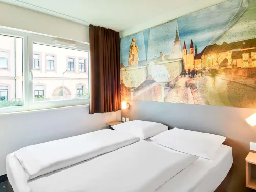 B&B HOTEL Würzburg-City Camere Photos