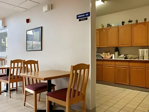 Motel 6 Olathe, KS Featured Photos