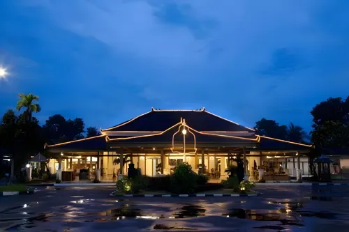 Kusuma Sahid Prince Hotel Solo Exterior Photos