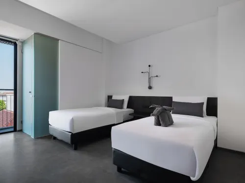 REZ Hotel Photos