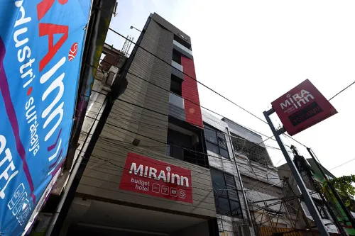 Mira Inn Rungkut Außen Photos