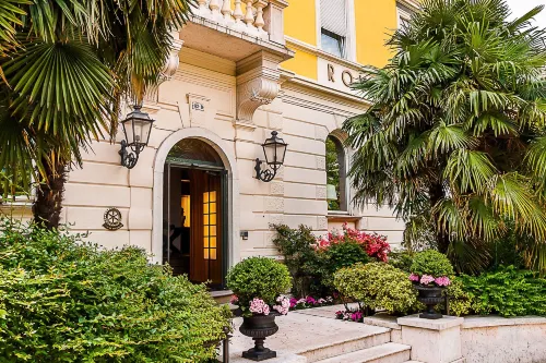 Hotel Rovereto Udvendigt Photos