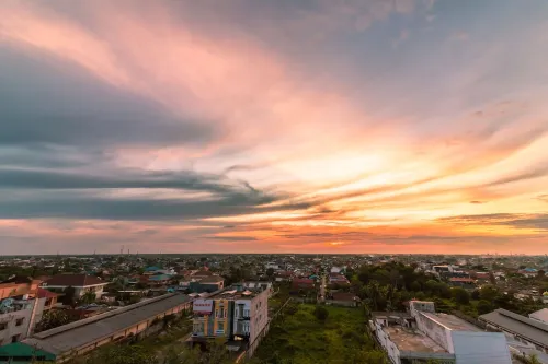 Best World Kindai Hotel Рядом с отелем Photos