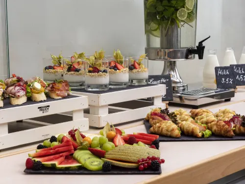 Ibis Styles Berlin Treptow Dining Photos