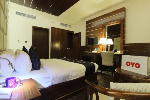 Queen Palace Hotel Rooms Photos