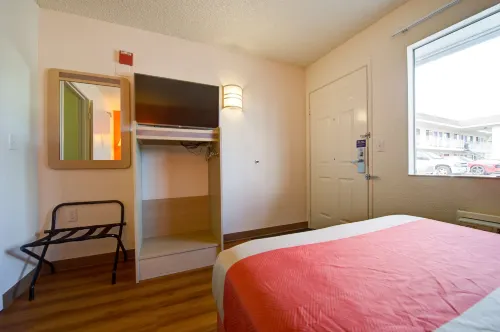 Motel 6 Seattle, WA - Airport Photos