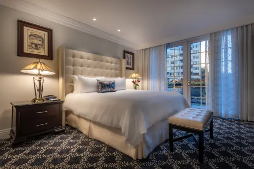 Beverly Hills Plaza Hotel & Spa Rooms Photos
