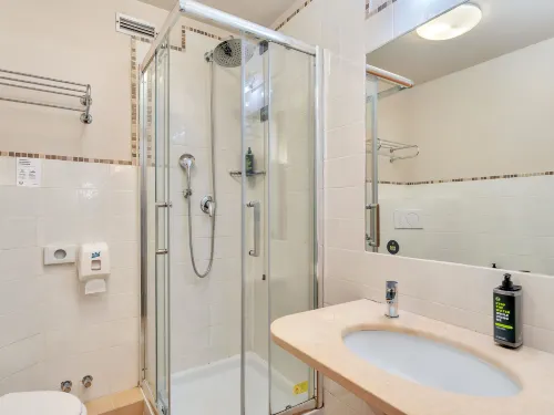 B&B Hotel Torino President Rooms Photos