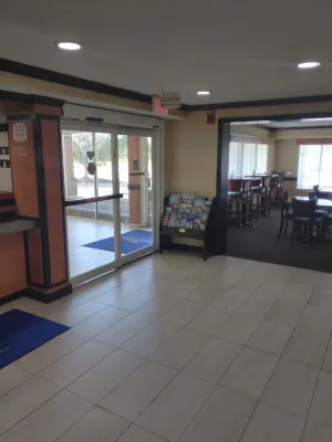 Baymont by Wyndham Madison Heights Detroit Area Public Areas Photos