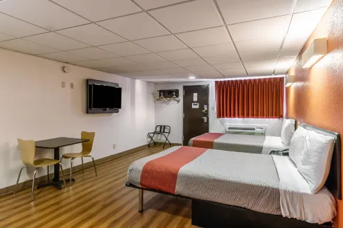 Motel 6 Elizabeth, NJ - Newark Liberty Intl Airport Rooms Photos