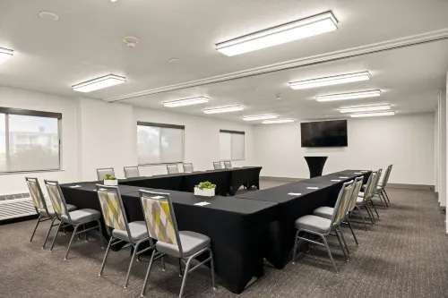 Oxford Suites Redding Business Facilities Photos
