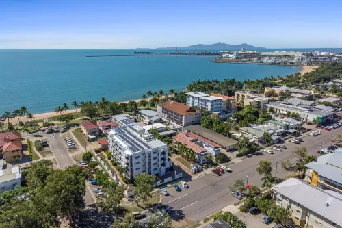 Madison Ocean Breeze Apartments Near Hotel Photos