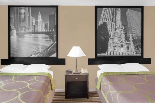Super 8 by Wyndham Morton Grove/Chicago Rooms Photos