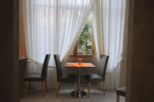 Hotel Montecarlo Dining Photos