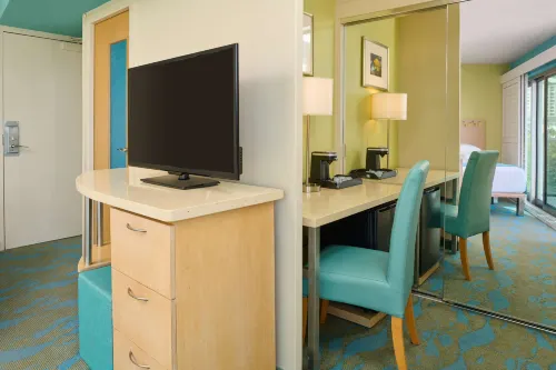 Aston Waikiki Circle Hotel Rooms Photos