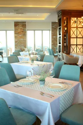 King Maron Wellness Beach Hotel Restauration Photos