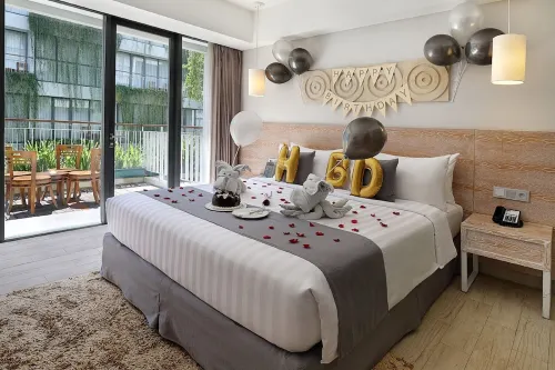 Hotel NEO+ Kuta Legian Kamar Photos