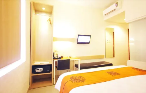 Avira Hotel Makassar Kamar Photos