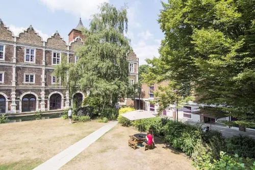 Safestay London Kensington Holland Park Exterior Photos
