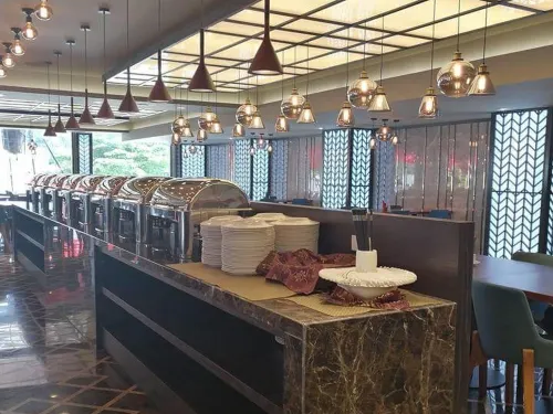 M Hotel Danok Makanan Photos