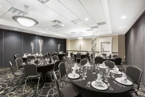Ramada by Wyndham des Moines Airport Makanan Photos