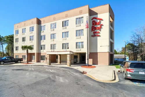 Red Roof Inn & Suites Fayetteville - Fort Bragg Empfohlen Photos