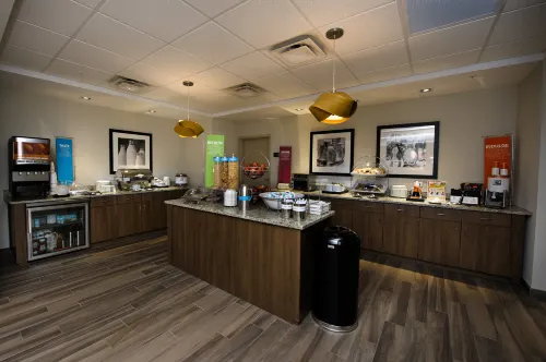 Hampton Inn & Suites by Hilton Truro Dining Photos