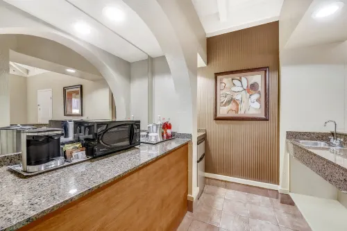 Hilton Phoenix Tapatio Cliffs Resort Photos