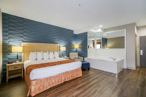 Best Western Peace Arch Inn Photos