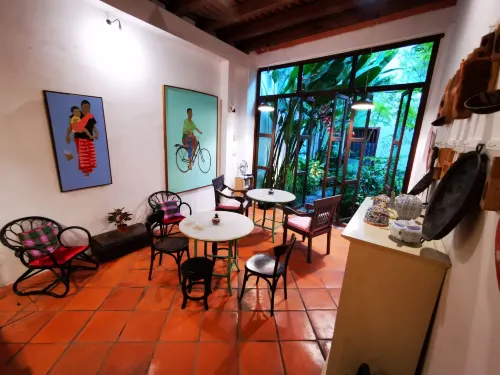 East Indies Mansion Restauration Photos